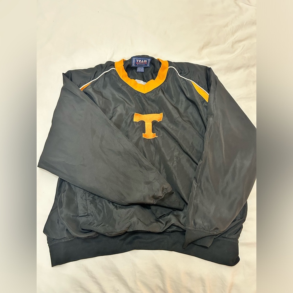 VINTAGE Tennessee Vols wind breaker🤍🧡 - Picture 2 of 6